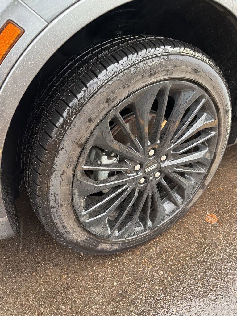 Used 2023 Lincoln Corsair Reserve w/ Equipment Group 201A image 10