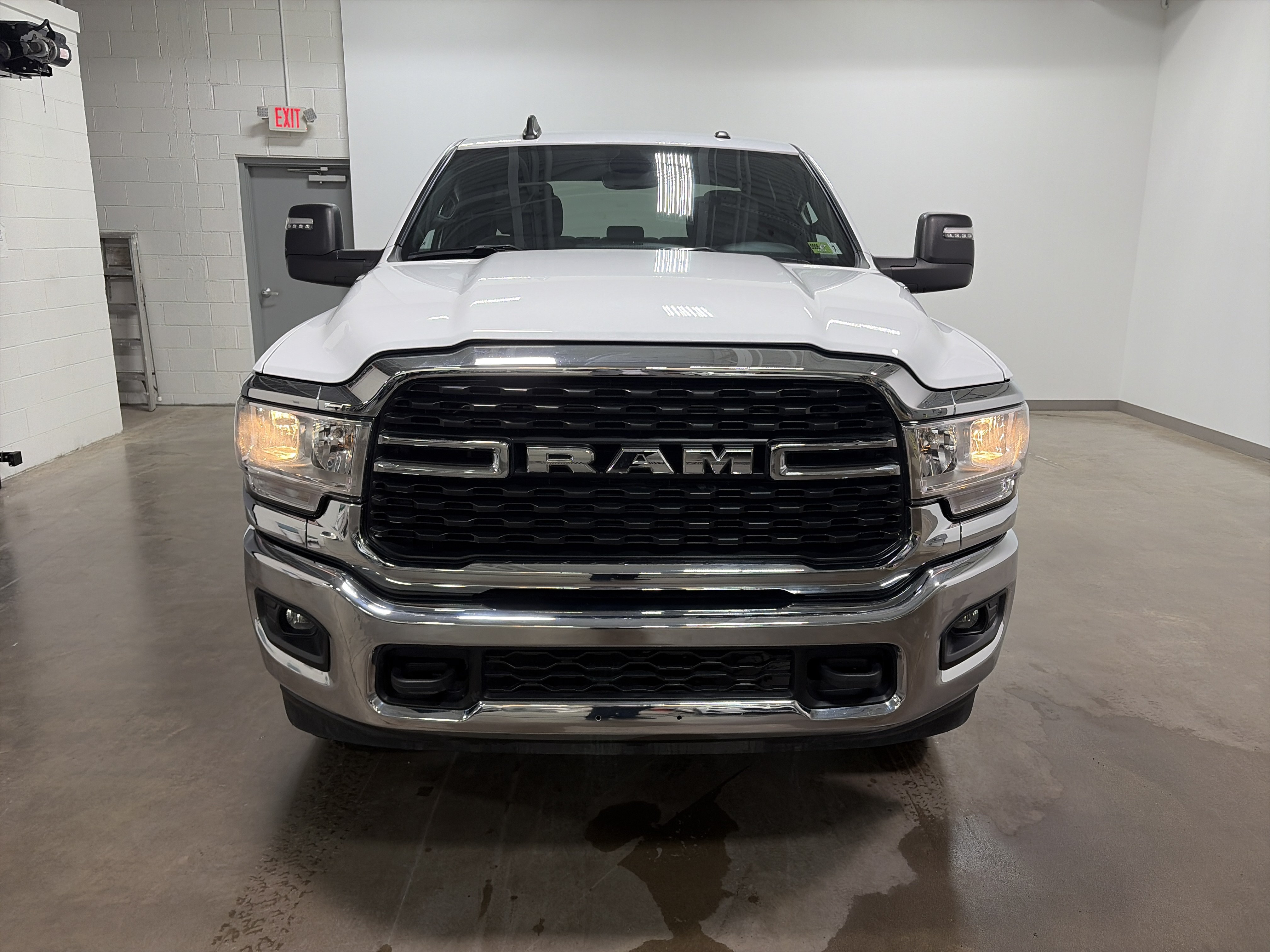 Used 2024 RAM 2500 Big Horn AWD/4WD image 35