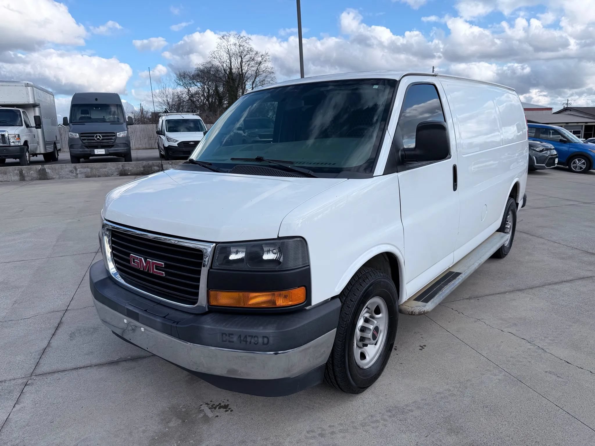 Used 2017 GMC Savana 2500 RWD image 8
