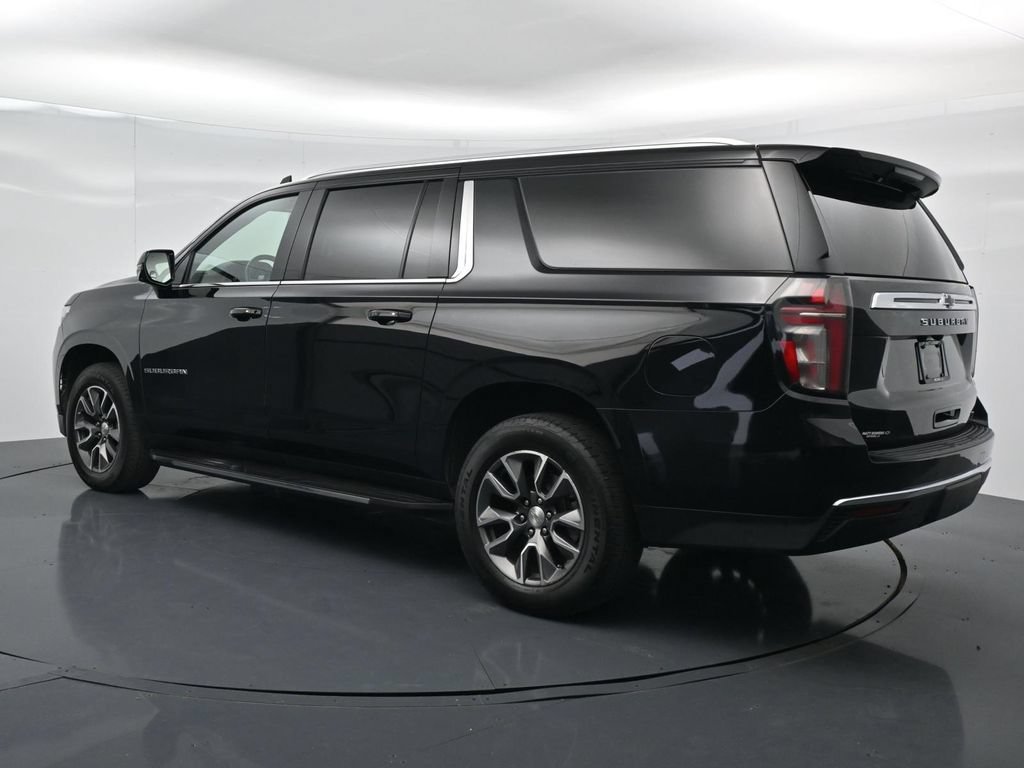 Used 2024 Chevrolet Suburban LT w/ LT Signature Plus Package RWD image 5
