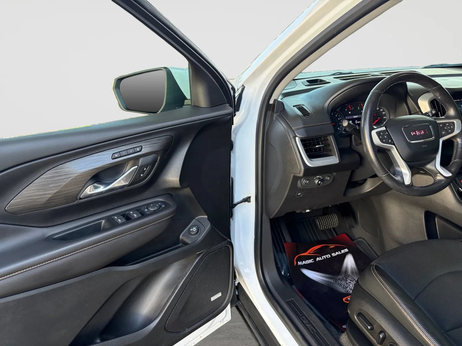Used 2020 GMC Terrain SLT w/ Preferred Package AWD/4WD image 11
