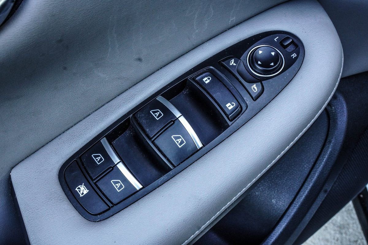 Used 2023 INFINITI QX50 Luxe image 16