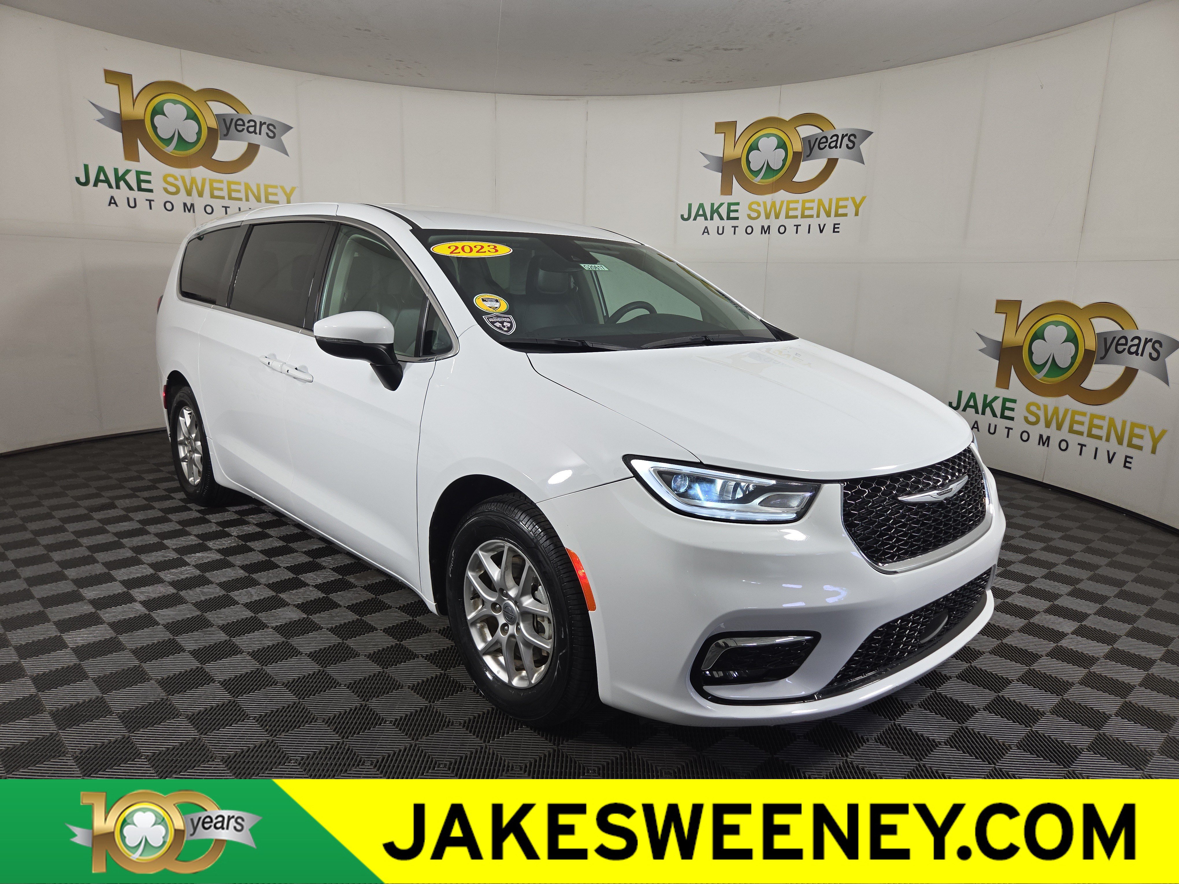 Used 2023 Chrysler Pacifica Touring-L