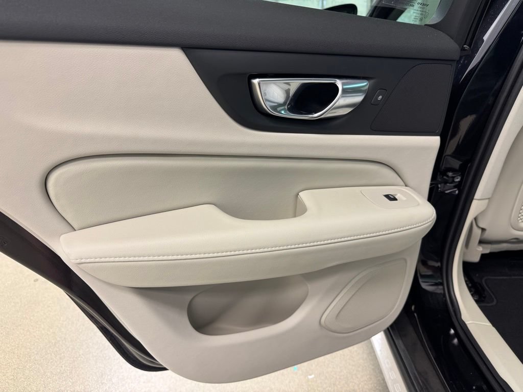 Used 2025 Volvo V60 B5 Cross Country Ultra w/ Protection Package Premier AWD/4WD image 16