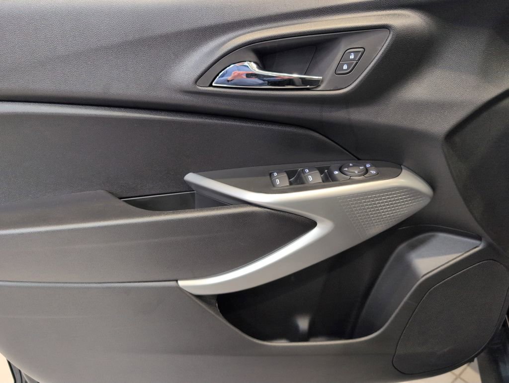New 2026 Chevrolet Trax LS w/ Driver Confidence Package image 14