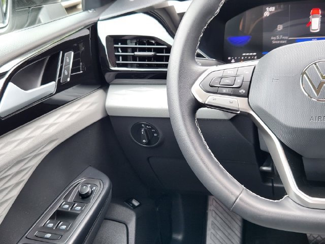 Certified 2023 Volkswagen Taos S FWD image 27