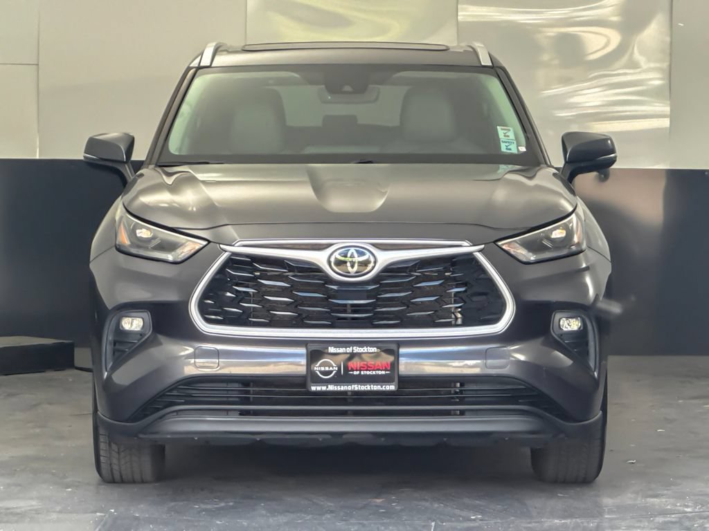 Used 2023 Toyota Highlander XLE FWD image 8