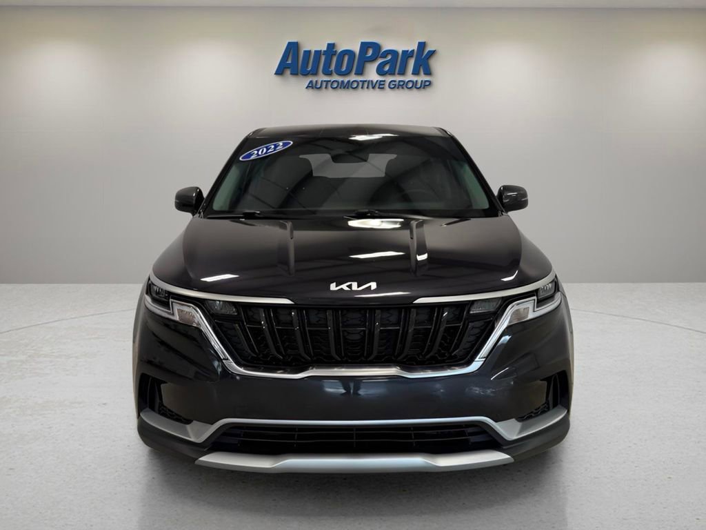 Used 2022 Kia Carnival LX image 2