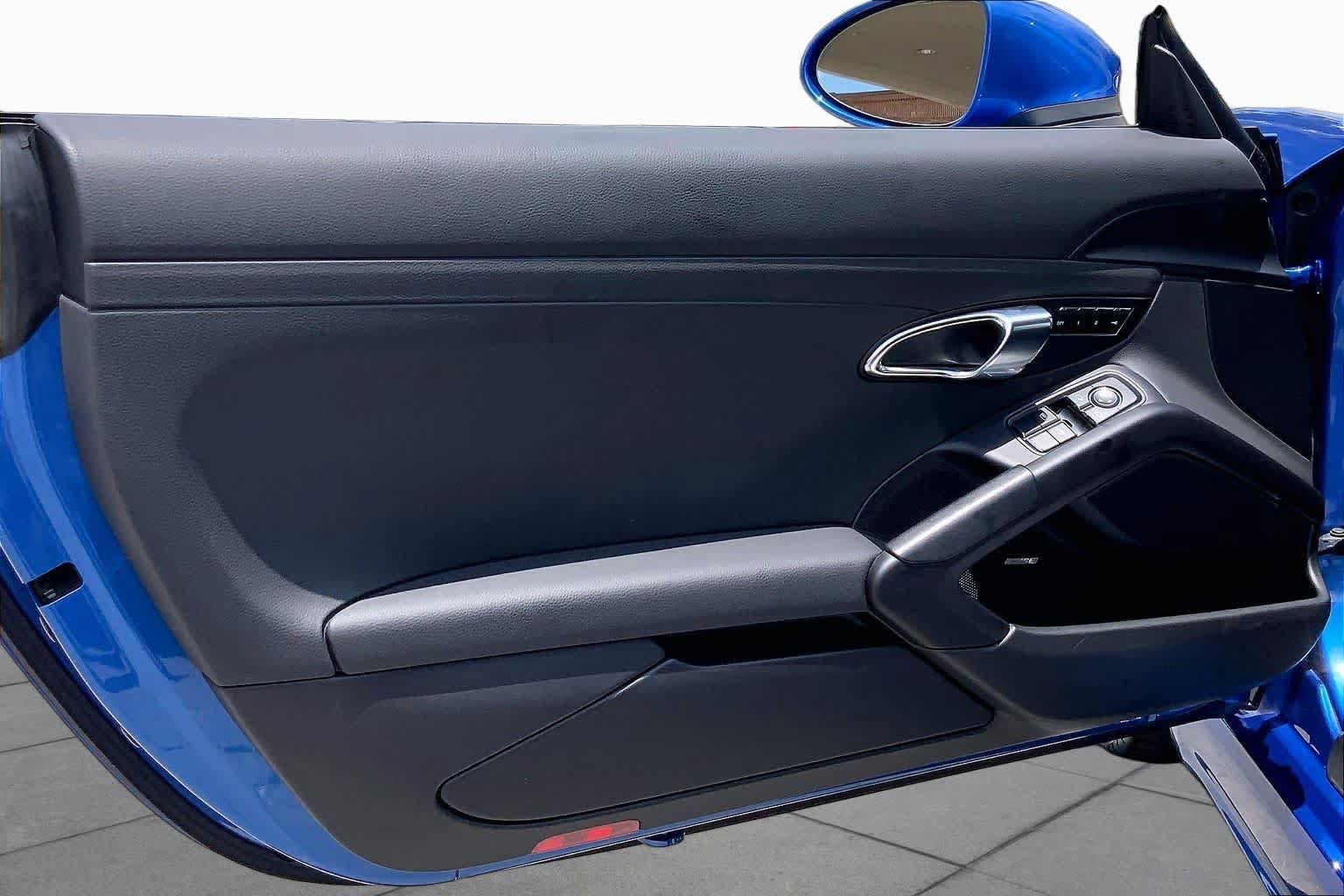 Used 2018 Porsche 718 Cayman RWD image 16
