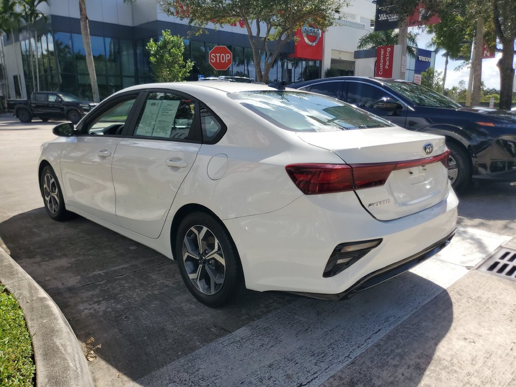 Used 2021 Kia Forte LXS FWD image 4