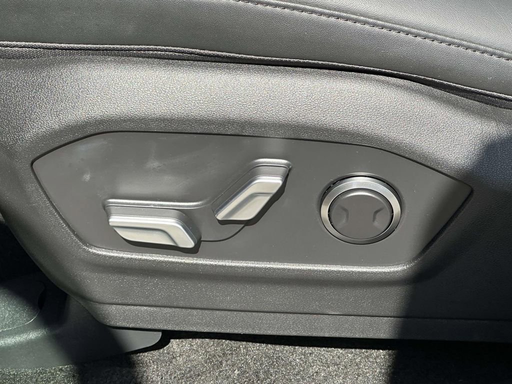 Used 2024 Hyundai Santa Fe SEL image 17