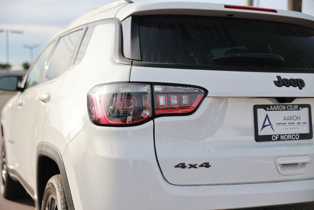 New 2026 Jeep Compass Latitude image 9