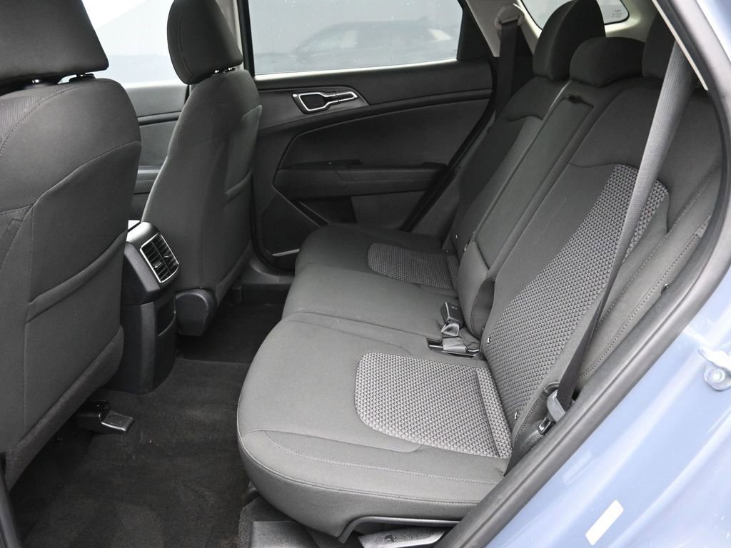 Used 2025 Kia Sportage LX image 25