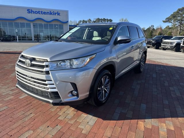 Used 2019 Toyota Highlander XLE image 32