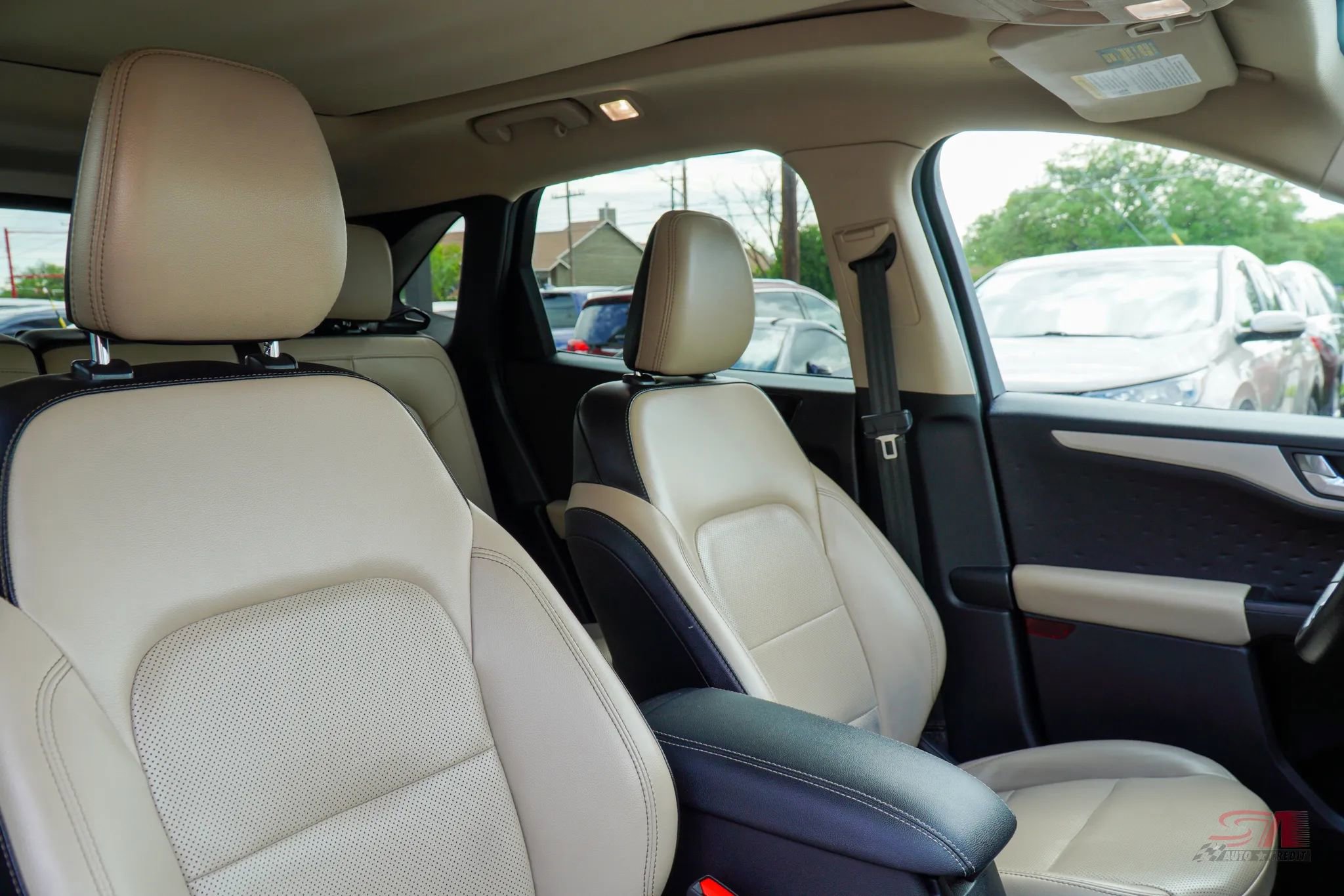 Used 2020 Ford Escape SE Sport image 16