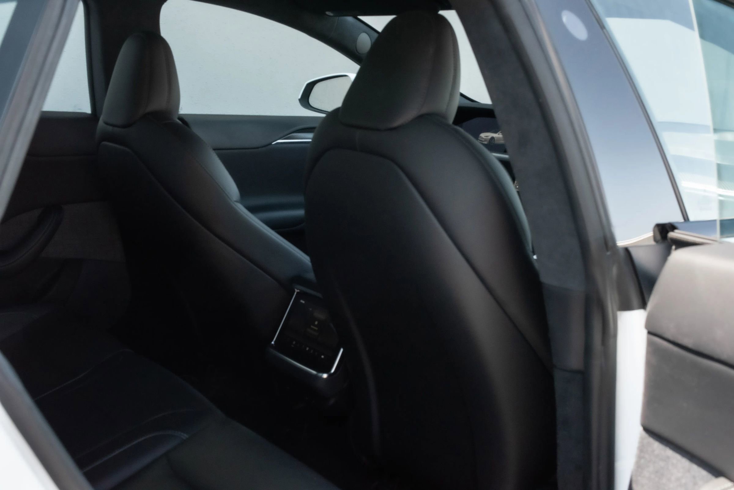 Used 2021 Tesla Model S Plaid image 26