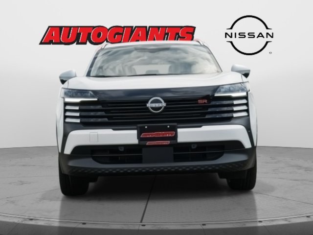 New 2025 Nissan Kicks SR w/ Illumination Package AWD/4WD image 2