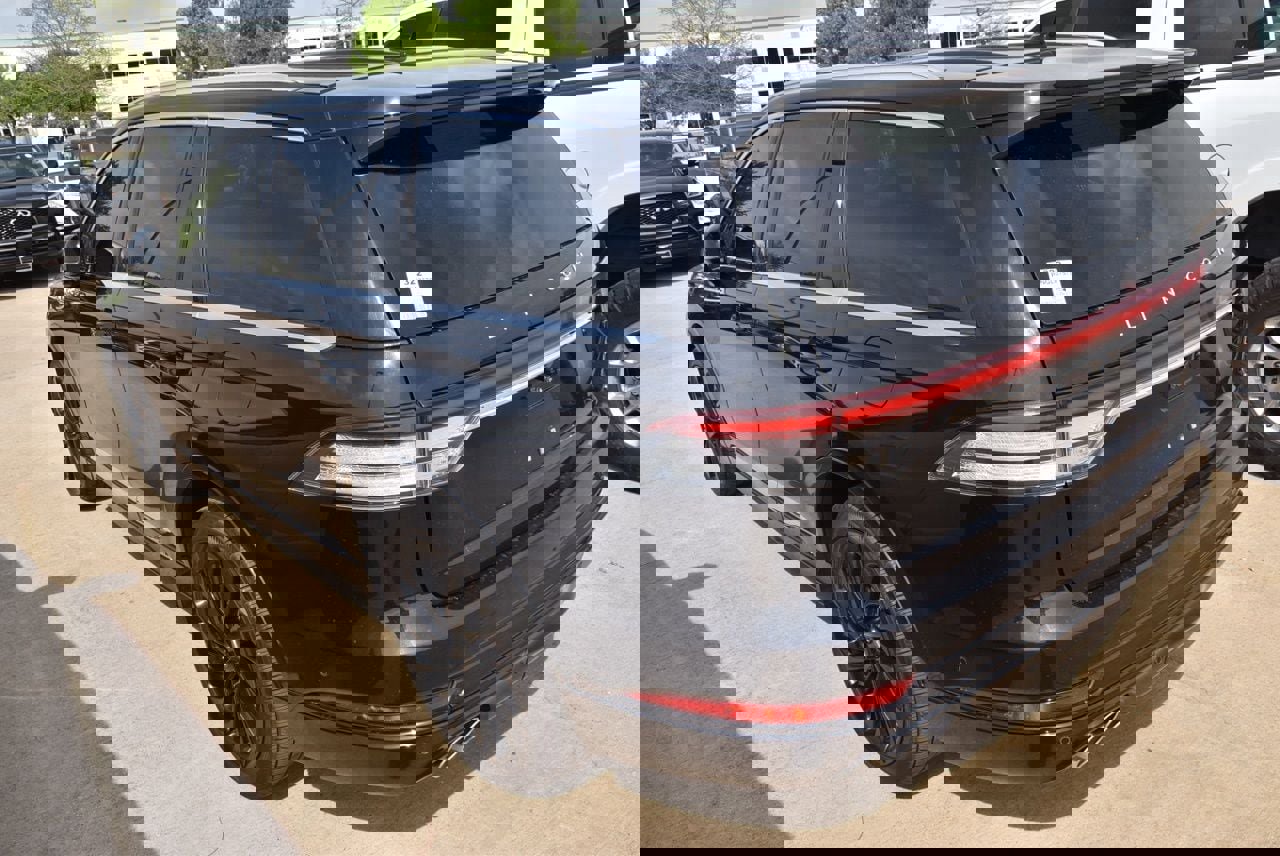 Used 2022 Lincoln Aviator Reserve w/ Equipment Group 201A image 7