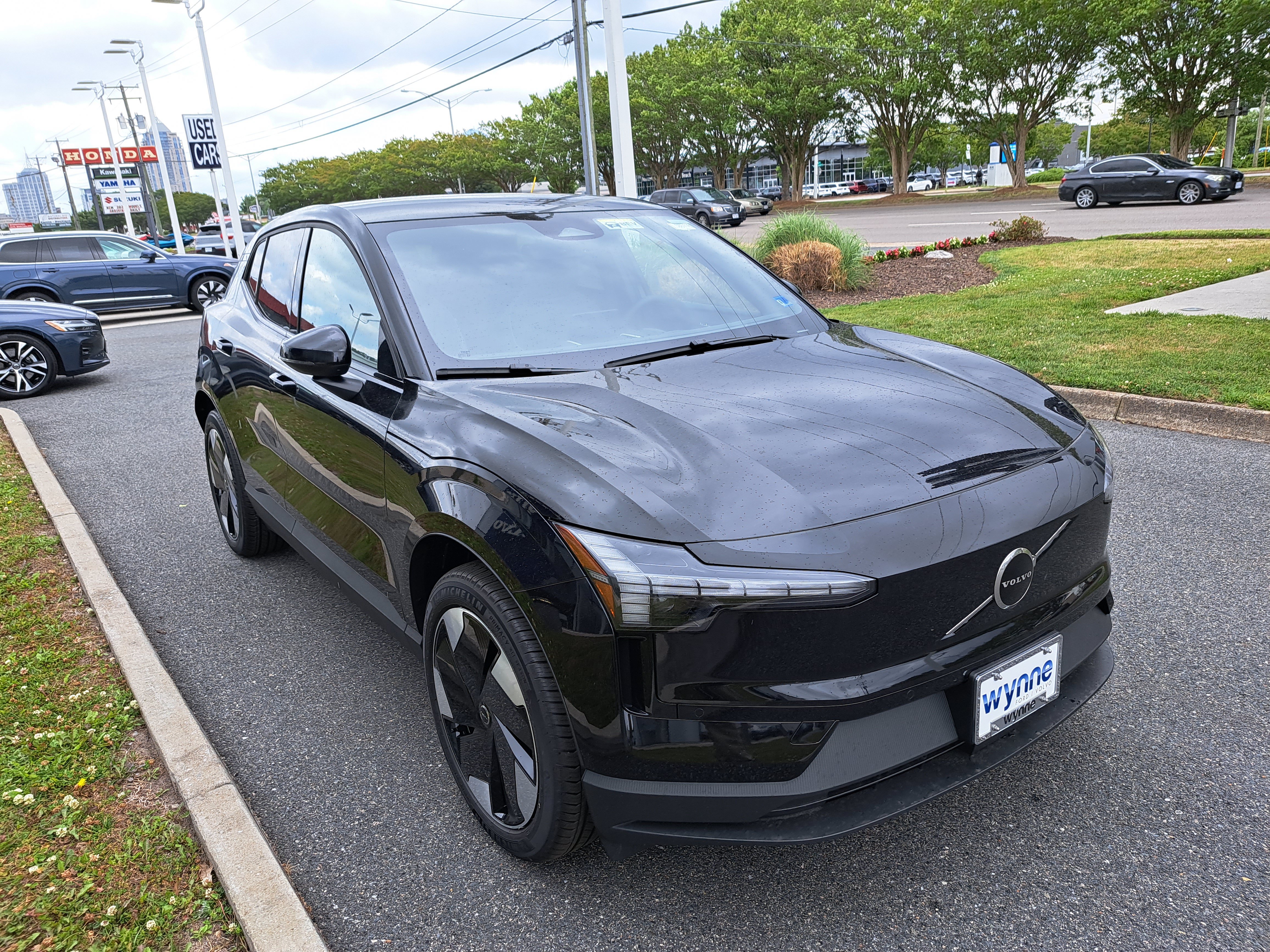 New 2026 Volvo EX30 Plus w/ Climate Package RWD image 2
