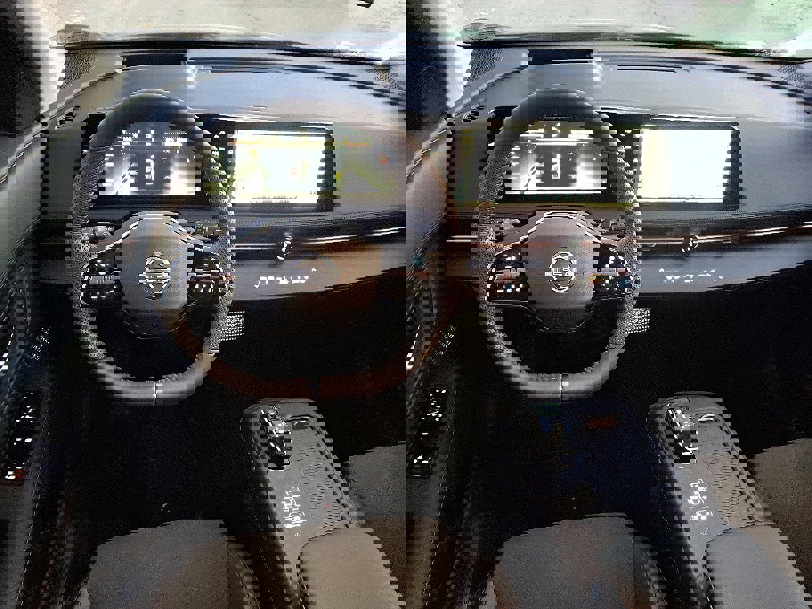 Certified 2024 Nissan Ariya AWD image 10