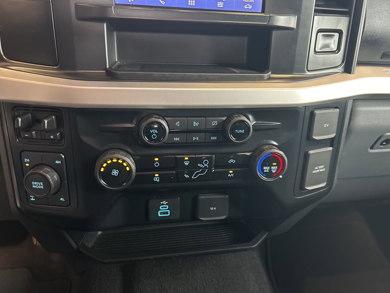 Used 2024 Ford F250 XLT image 23
