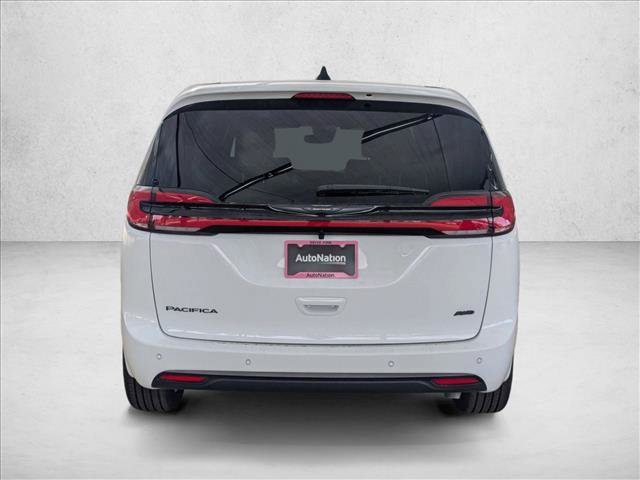 New 2026 Chrysler Pacifica Select image 8