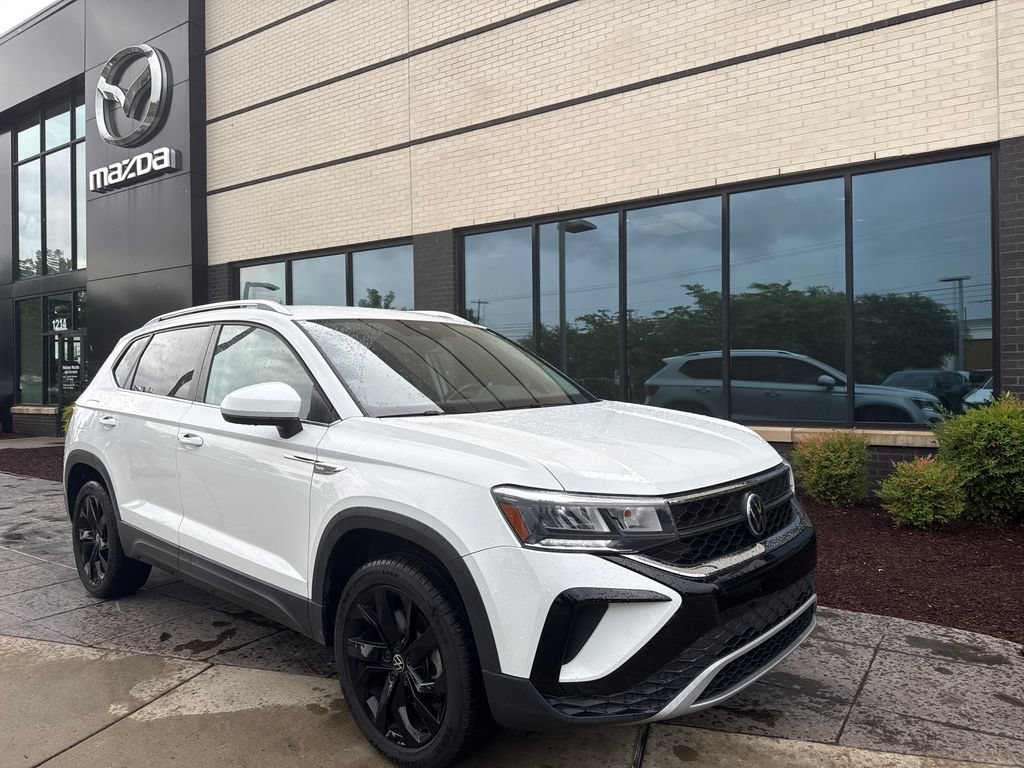 Used 2022 Volkswagen Taos SE w/ IQ.Drive SE Package