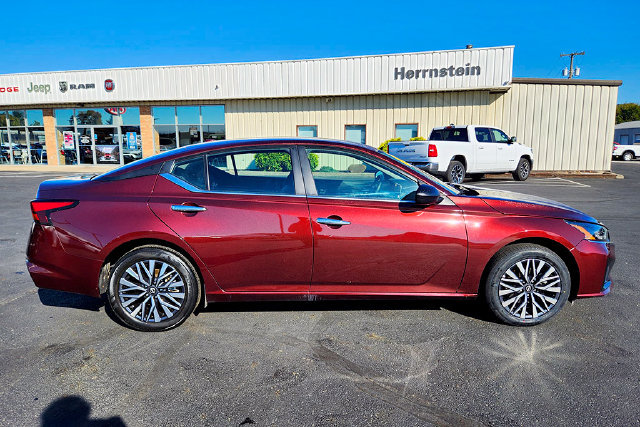Used 2025 Nissan Altima 2.5 SV AWD/4WD image 30