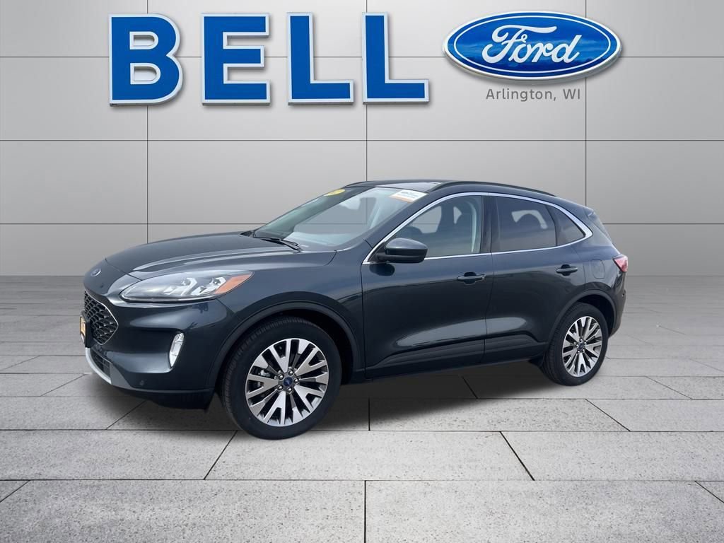 Certified 2022 Ford Escape Titanium w/ Class II Trailer Tow Package image 9