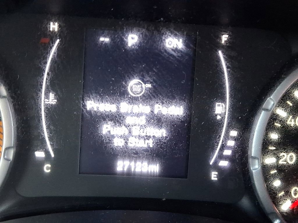 Used 2023 Jeep Renegade Latitude w/ Premium Group image 20