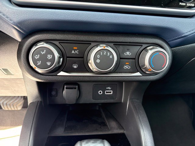 Used 2025 Nissan Versa SV FWD image 24