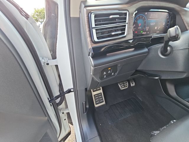 Used 2024 Volkswagen Atlas SEL Premium R-Line AWD/4WD image 37