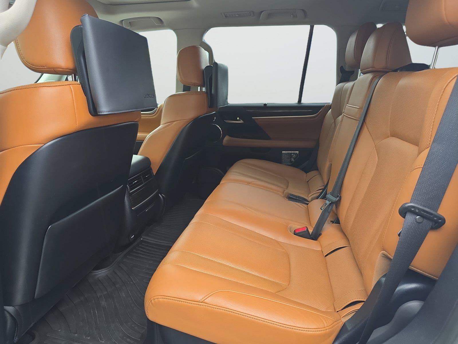 Used 2021 Lexus LX 570 4WD w/ Luxury Package image 19