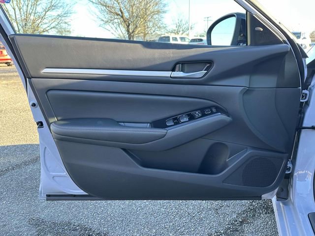 New 2025 Nissan Altima 2.5 SR w/ SR Premium Package image 14