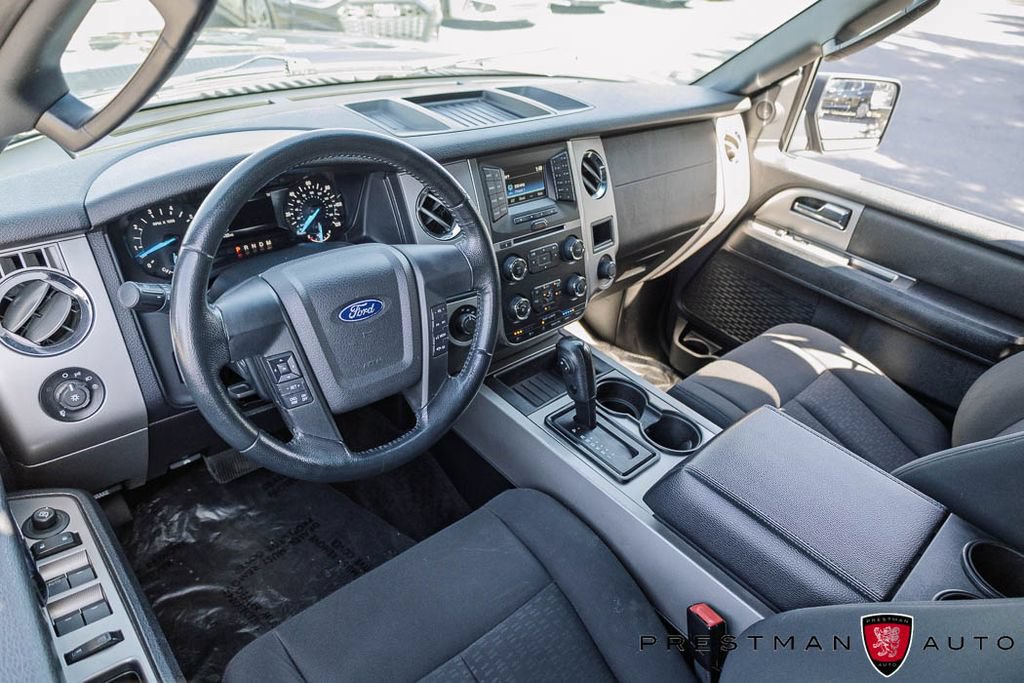 Used 2017 Ford Expedition XLT AWD/4WD image 18
