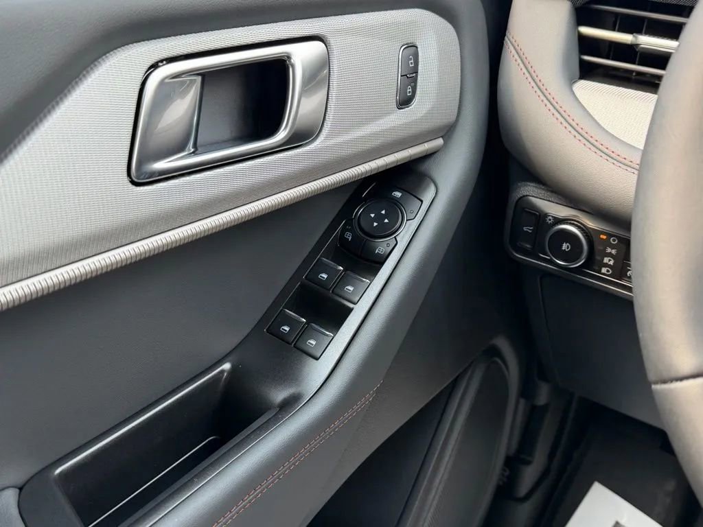 New 2026 Ford Explorer Active image 12