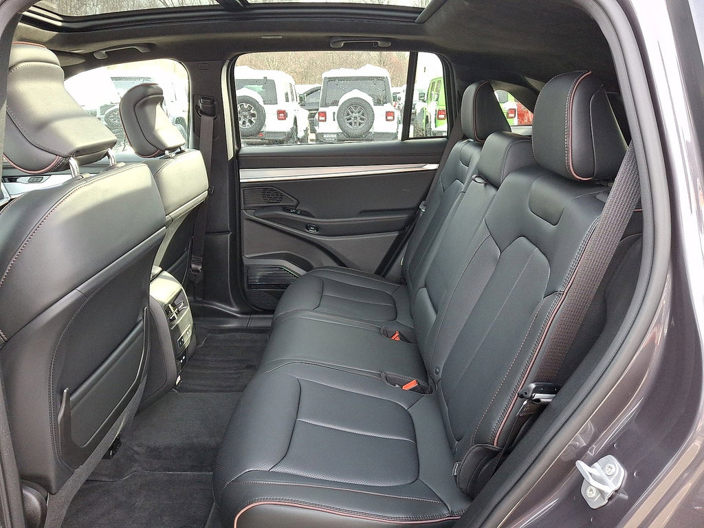 Used 2024 Jeep Wagoneer Launch Edition image 20