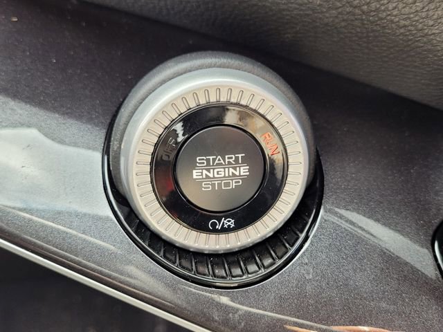 Used 2024 Jeep Wagoneer L 2WD w/ Premium Group I image 25