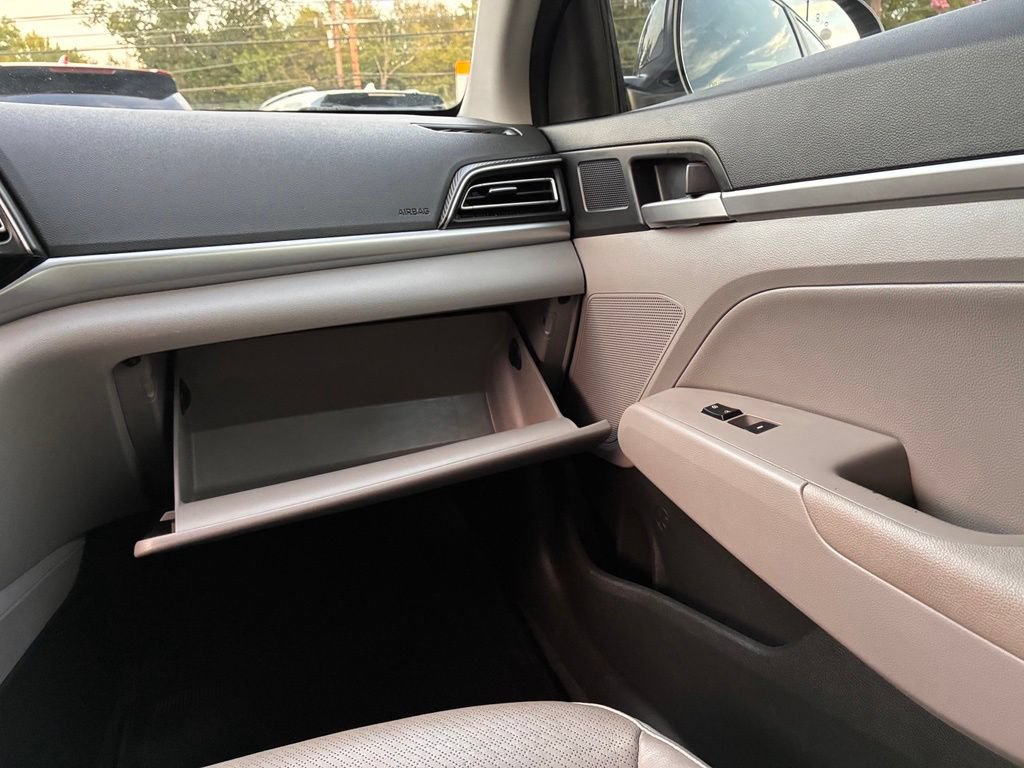 Used 2020 Hyundai Elantra Limited FWD image 41