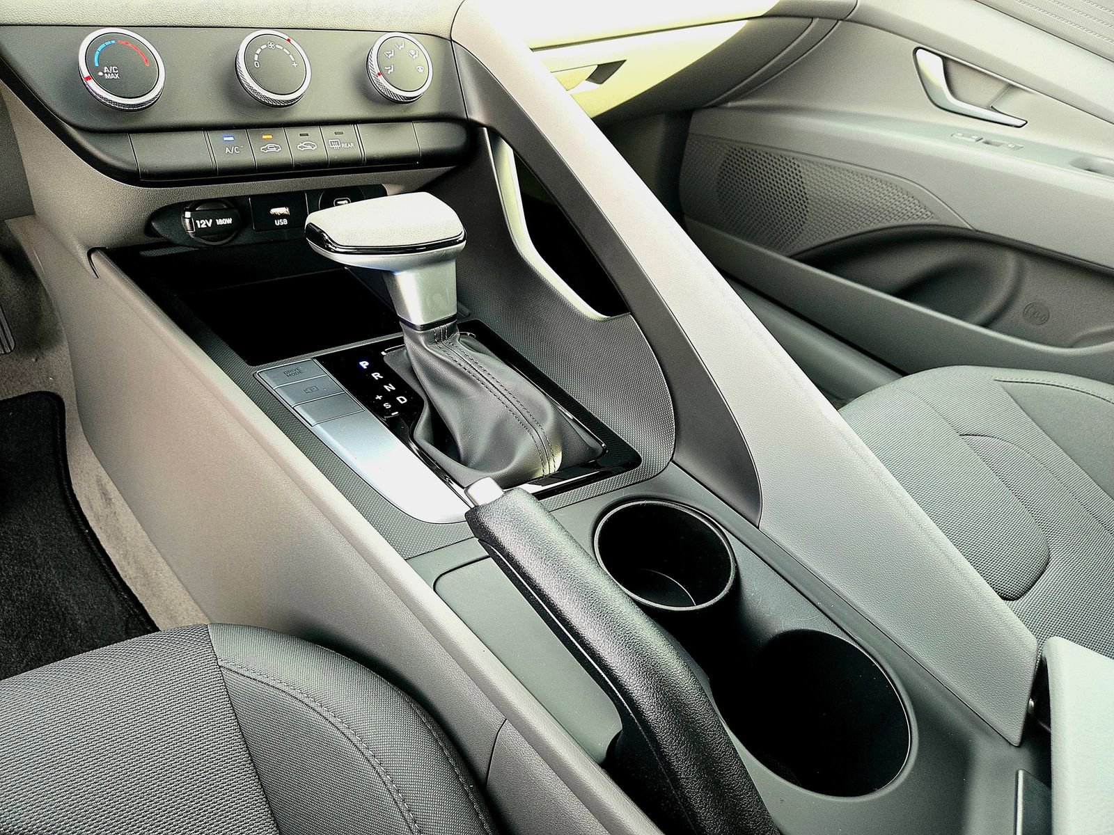 New 2026 Hyundai Elantra SE FWD image 13