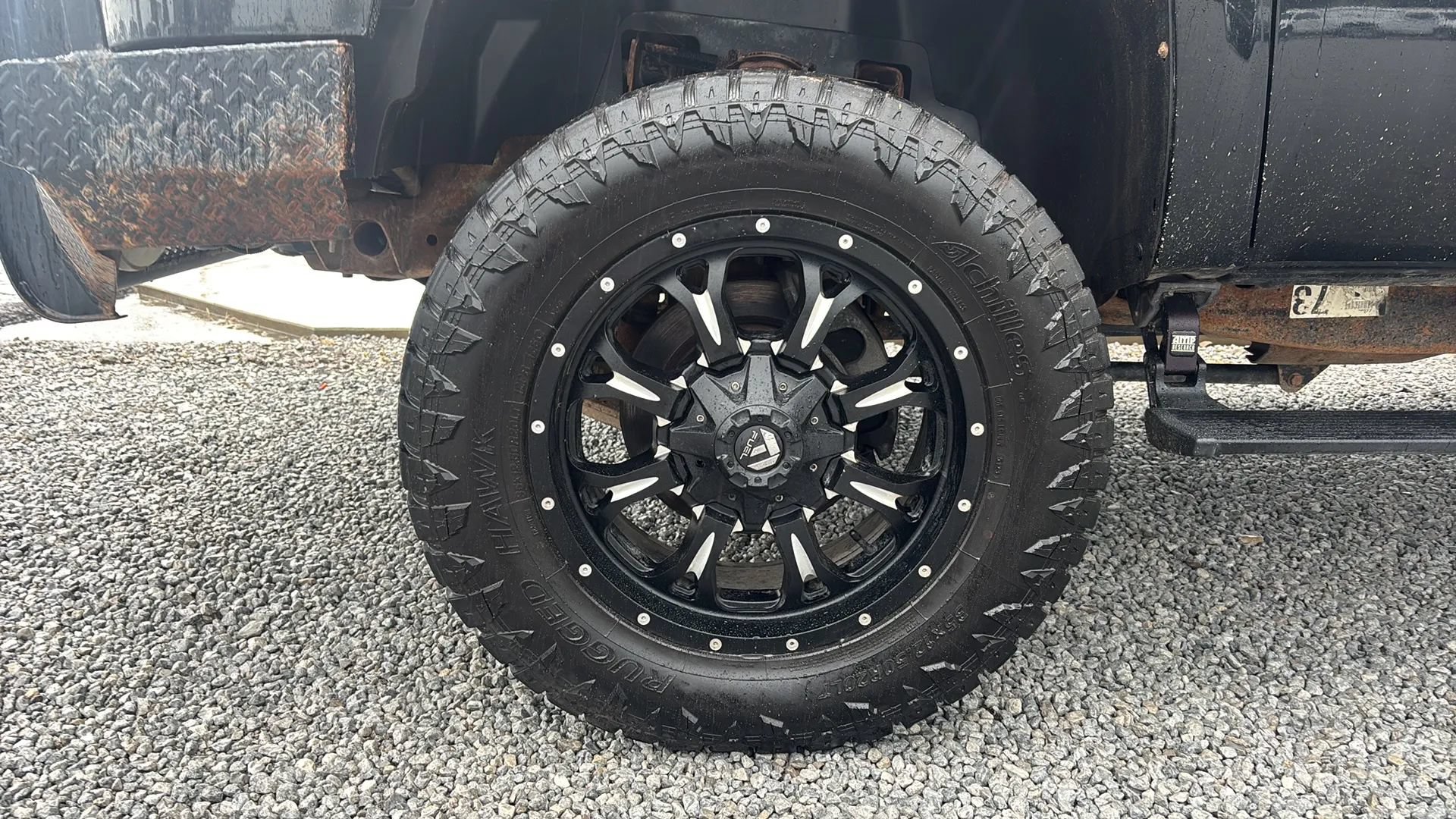 Used 2013 GMC Sierra 2500 Denali w/ Suspension Package, Off-Road AWD/4WD image 13