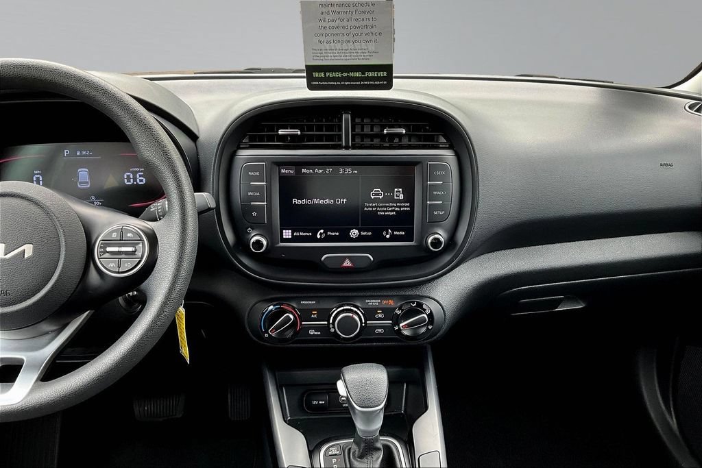 Used 2025 Kia Soul LX w/ LX Technology Package FWD image 10