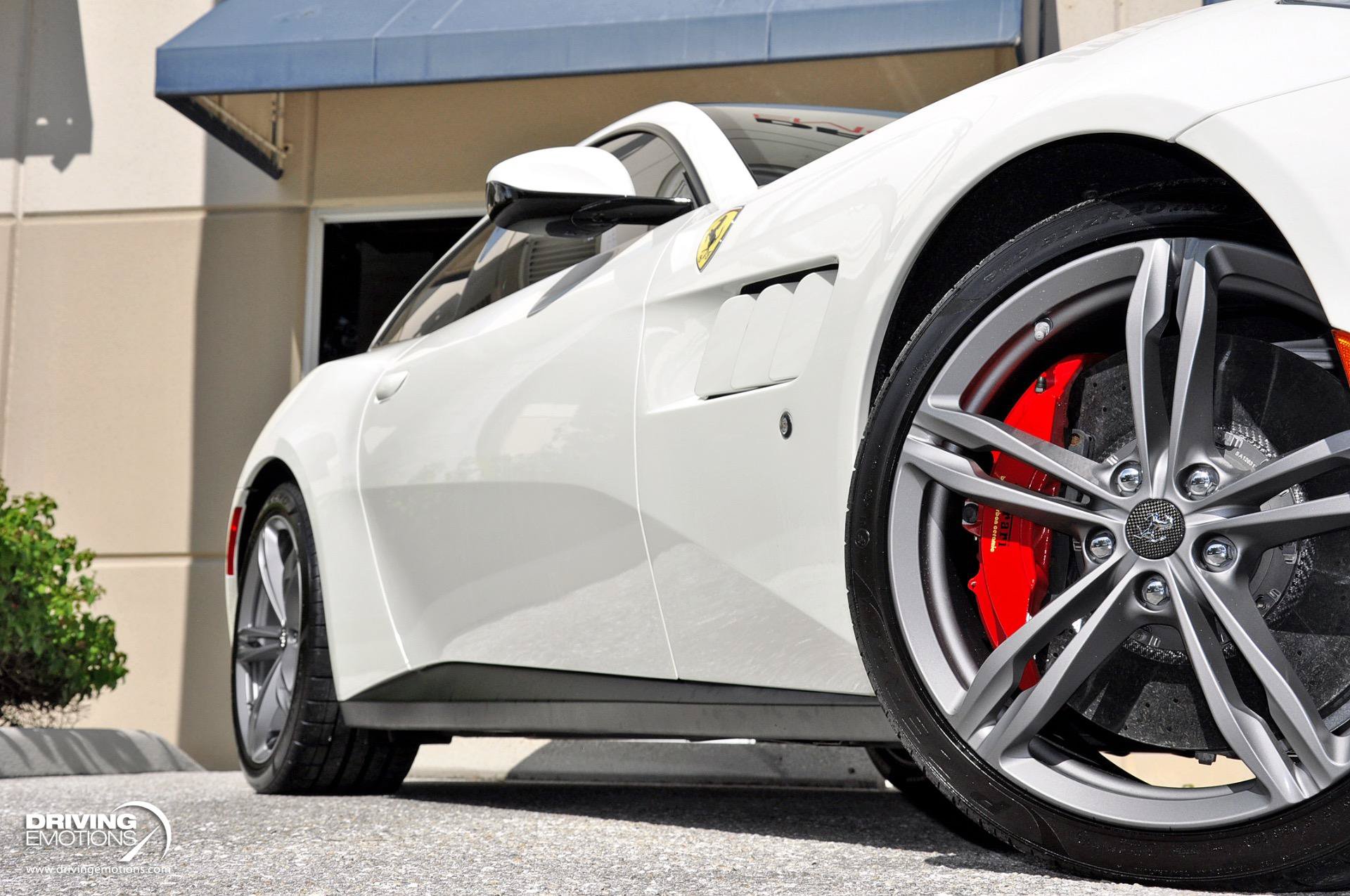 Used 2017 Ferrari GTC4Lusso AWD/4WD image 6