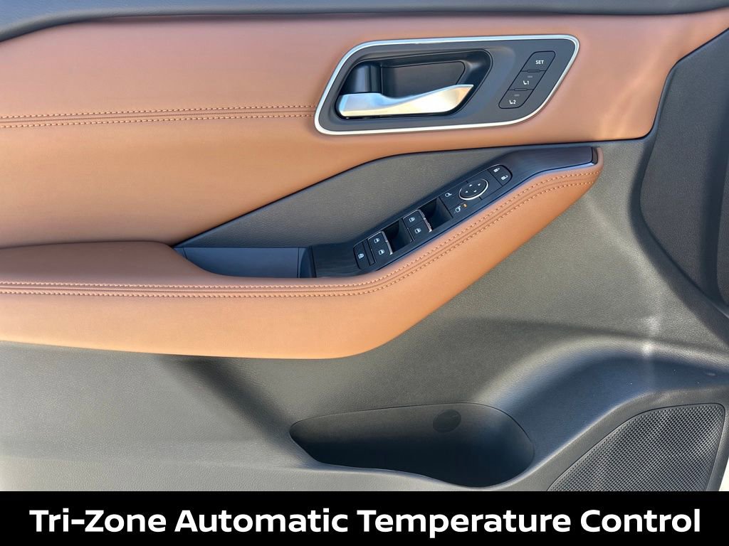 New 2026 Nissan Rogue Platinum w/ Tech Package AWD/4WD image 17