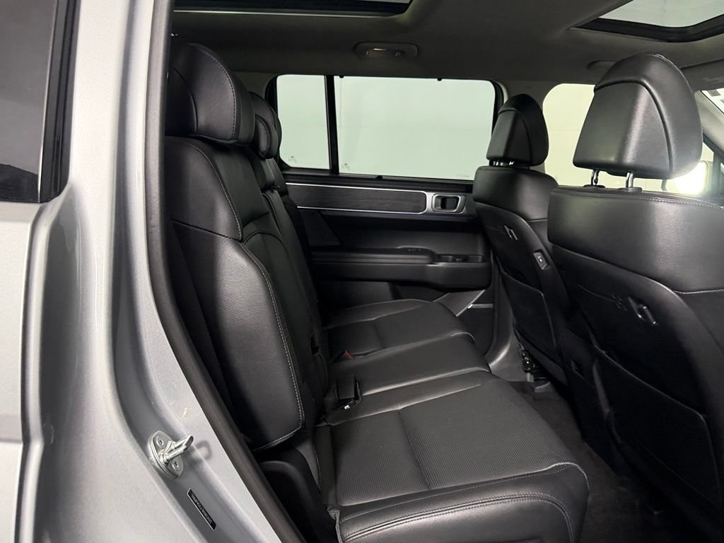 Used 2024 Hyundai Santa Fe Limited AWD/4WD image 22