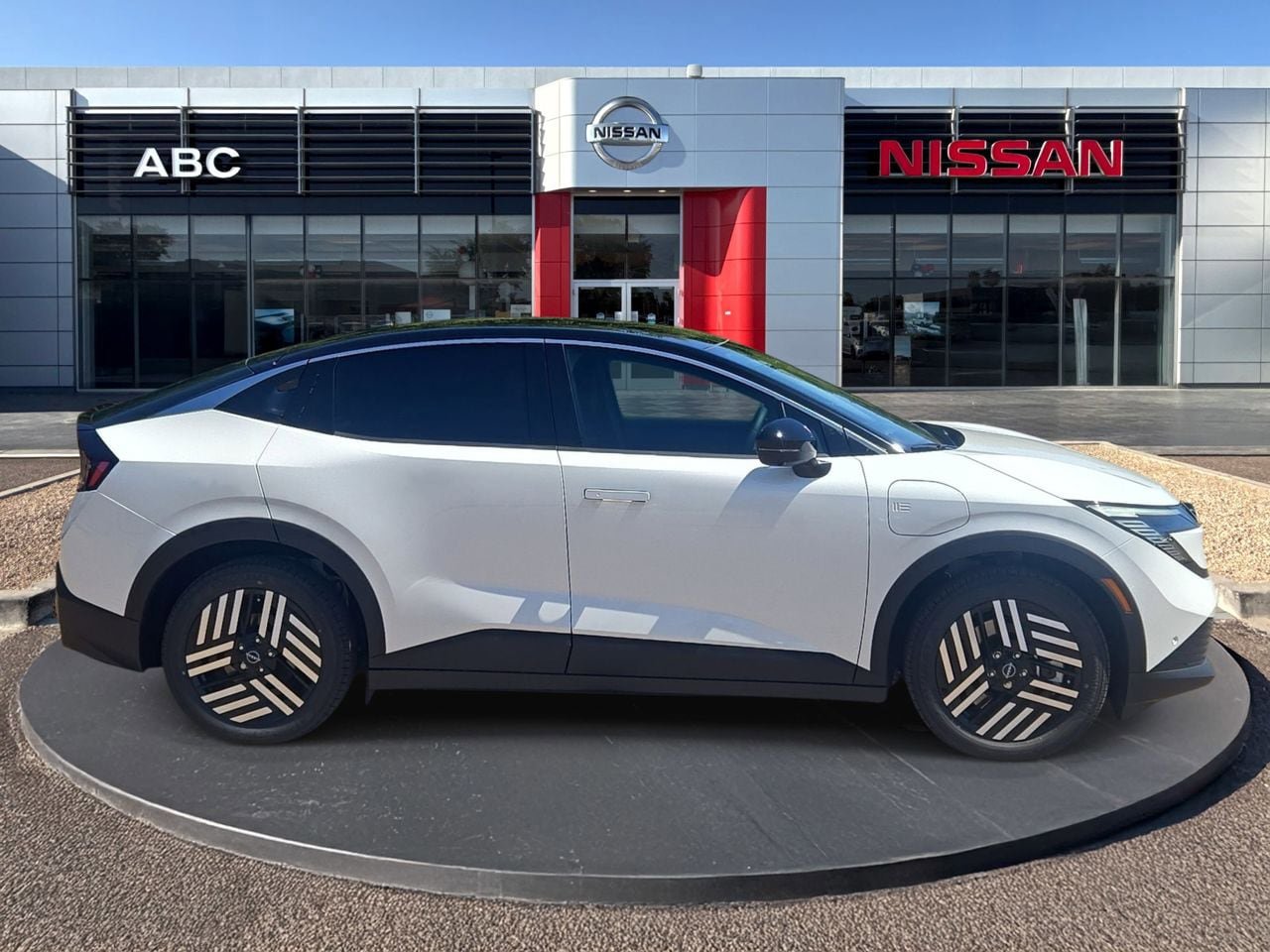 New 2026 Nissan Leaf SV+ w/ Illuminated Package FWD image 4