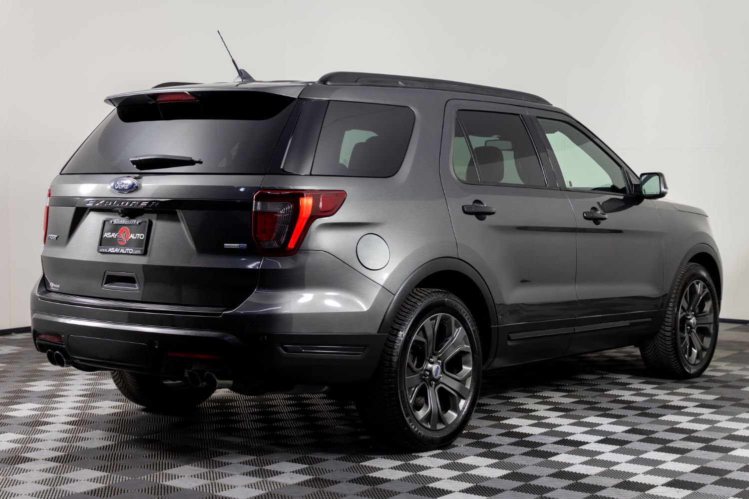 Used 2018 Ford Explorer Sport w/ Equipment Group 401A image 7