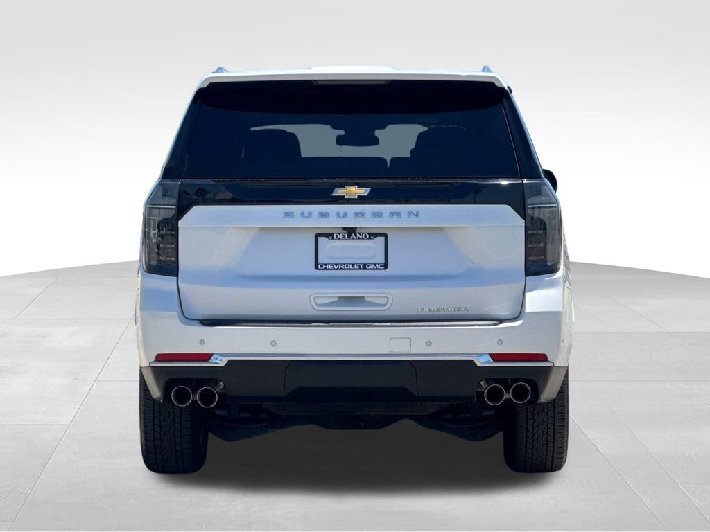 Used 2025 Chevrolet Suburban Premier RWD image 4
