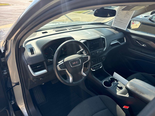 Used 2024 GMC Terrain SLE image 11