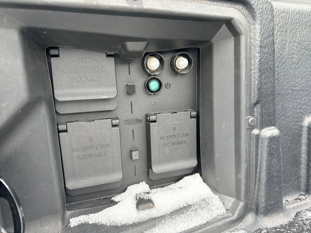 Used 2022 Ford F150 Lariat w/ Equipment Group 502A High image 27